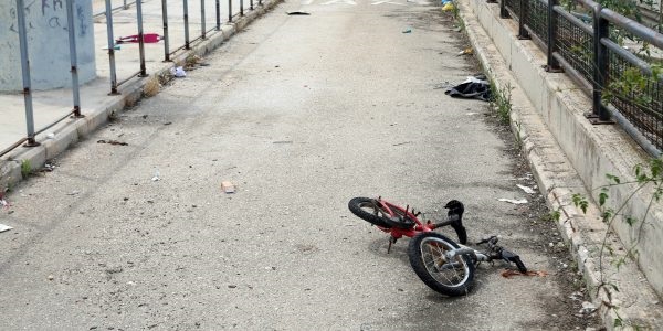 Τραγωδία στο Αγρίνιο: Νεκρός 14χρονος που έπεσε με το ποδήλατο