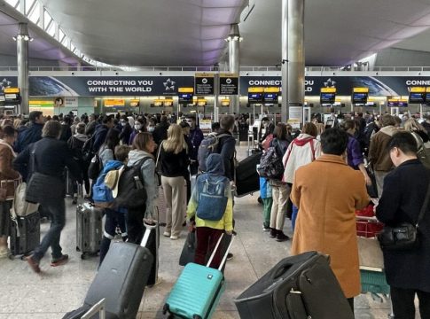 Νέο ταξιδιωτικό χάος στην Ευρώπη; – «Παραλύουν» ξανά τα διεθνή αεροδρόμια