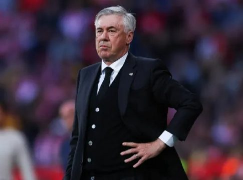 Αντσελότι: «Προκαλούν έκπληξη οι πολλές κάρτες που έχει δεχθεί ο Βινίσιους»