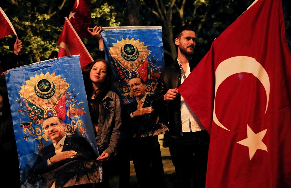 Εκλογές στην Τουρκία: Ο άγνωστος Χ στον δεύτερο γύρο – Στον «κουβά» οι δημοσκοπήσεις, προβάδισμα για τον Ερντογάν