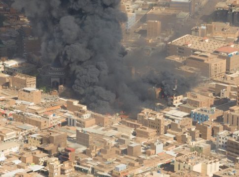 Πόλεμος στο Σουδάν: Σε κίνδυνο η κατάπαυση του πυρός
