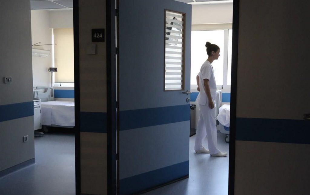 Σε απόγνωση οι νοσηλευτές της χώρας – Πάνω από 12.000 αποχωρήσεις από τα δημόσια νοσοκομεία