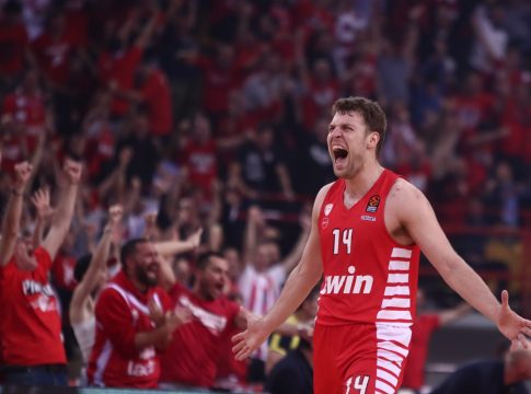 Στο τέλος της χρονιάς οι εξελίξεις για Βεζένκοφ – Τι είπε ο GM των Κινγκς…