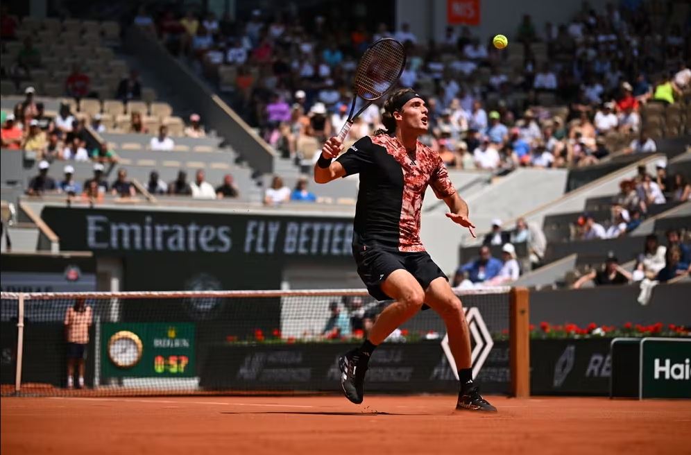 Ζορίστηκε, αλλά συνεχίζει στο Roland Garros ο Τσιτσιπάς (3-1)