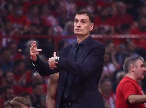 Μπαρτζώκας: «Η ομάδα έχει χαρακτήρα νικητή, συγχαρητήρια σε όλους»