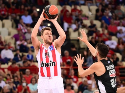 Ολυμπιακός – ΠΑΟΚ 75-54: Στους τελικούς με αποθέωση και «σκούπα» οι «ερυθρόλευκοι»