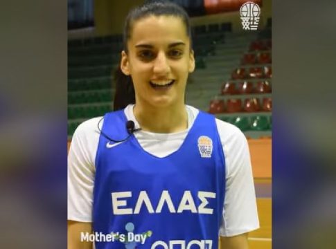 Το πολύ όμορφο βίντεο της ΕΟΚ για τη γιορτή της μητέρας με τη βοήθεια της Εθνικής γυναικών (vid)