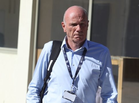 Αποδοκιμάστηκε ο Μπένετ – Ζητήθηκε η βοήθεια της αστυνομίας για να φύγει από το γήπεδο! (pic)