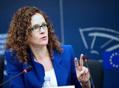 Ψηφίστηκε το πόρισμα κόλαφος της Pega για τις υποκλοπές – Τι ζητά από την Ελλάδα