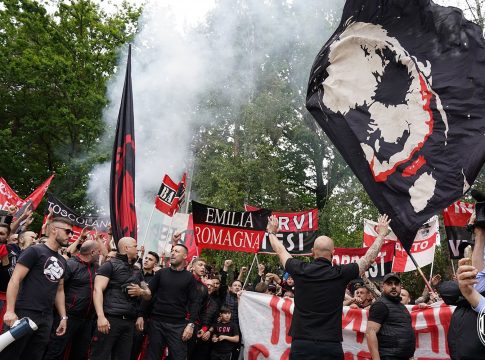 Στην προπόνηση της Μίλαν οι οργανωμένοι οπαδοί (pics)