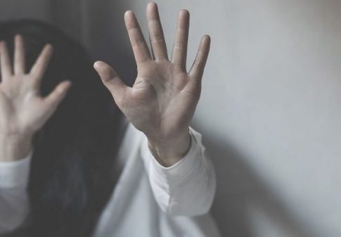 Ρέθυμνο: Μία 14χρονη κατήγγειλε ότι την βίασε πατέρας φίλου της