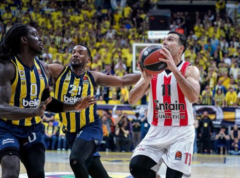 Πώς η Φενέρ κρατά χαμηλά τον Ολυμπιακό!