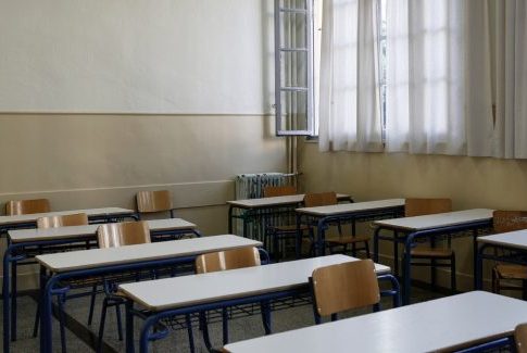 Τι ζητά η οικογένεια για τη δασκάλα μετά την προβολή του «Αγόρια στο ντους» – Εξώδικο στον διευθυντή