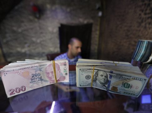 Η ηγεμονία Ερντογάν πατά στην οικονομική «νάρκη» της Τουρκίας