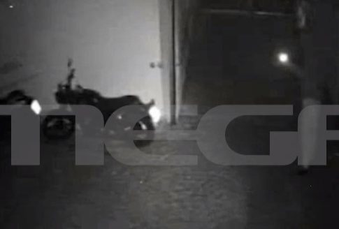Βίντεο ντοκουμέντο από απόπειρα διάρρηξης σε κλειστό γκαράζ σπιτιού στα νότια προάστια