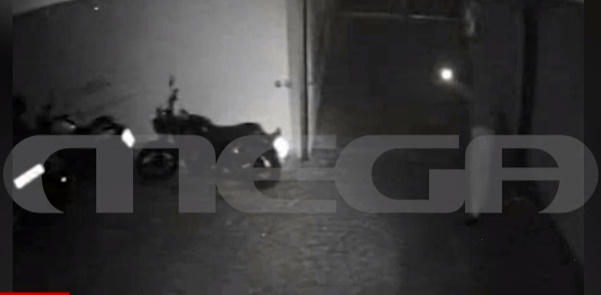 Βίντεο ντοκουμέντο από απόπειρα διάρρηξης σε κλειστό γκαράζ σπιτιού στα νότια προάστια