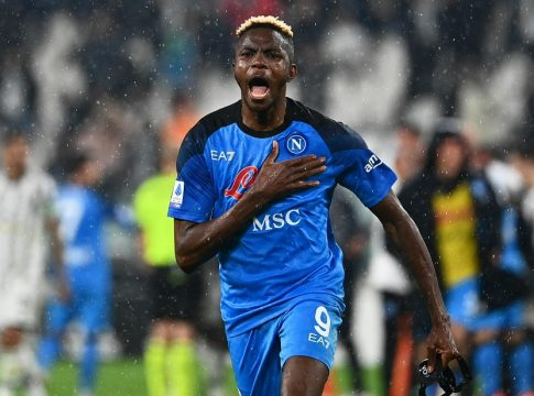 Στο «κόλπο» για τον Οσιμέν Μάντσεστερ Γιουνάιτεντ και Τσέλσι