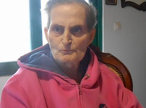 Κηδεύτηκε ο Κωνσταντίνος Παπανικόλας, συνεχίζεται η κόντρα για την περιουσία