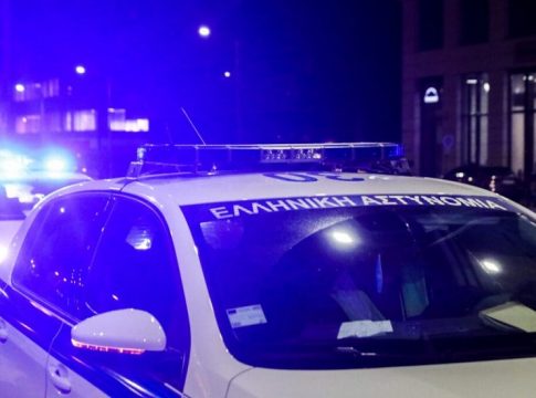 Χαλάνδρι: Αστυνομική καταδίωξη δύο αυτοκινήτων τη νύχτα – Ζημιές σε σταθμευμένα οχήματα