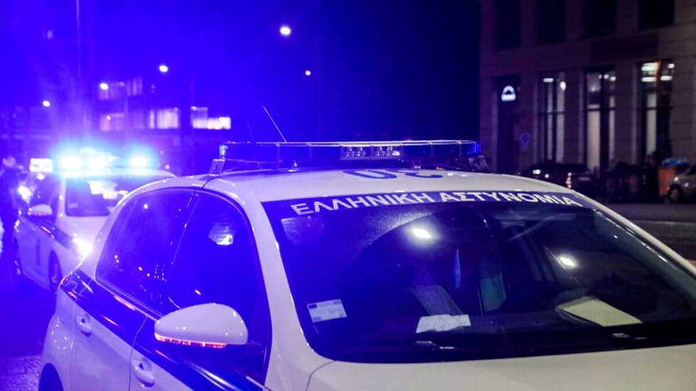 Χαλάνδρι: Αστυνομική καταδίωξη δύο αυτοκινήτων τη νύχτα – Ζημιές σε σταθμευμένα οχήματα