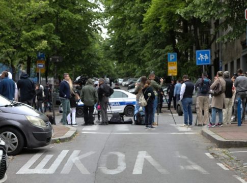 Βελιγράδι: Απολύτως προμελετημένο το μακελειό – Ο 13χρονος πήγαινε για σκοποβολή με τον πατέρα του