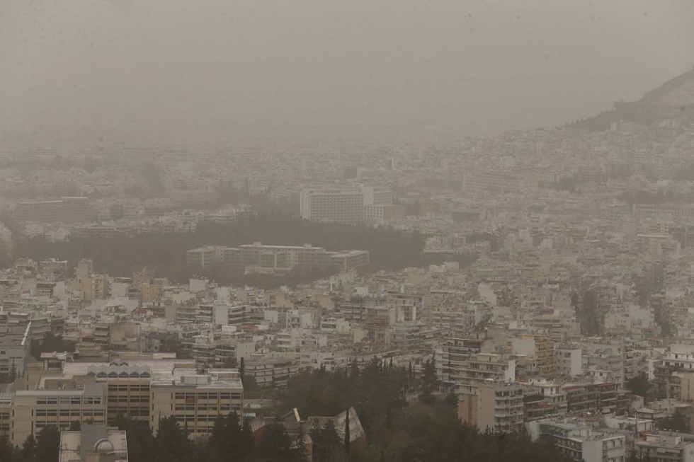 Σάκης Αρναούτογλου: Αφρικανική σκόνη με λασποβροχές το σκηνικό του καιρού την Τρίτη