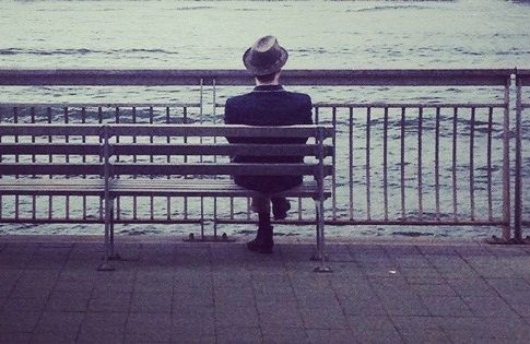 Συναγερμός στις ΗΠΑ για την επιδημία «μοναξιάς»: Σκοτώνει σαν τα τσιγάρα