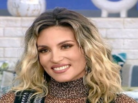 Αθηνά Οικονομάκου: «Λιώνω, σβήνω, χάνομαι» – Το μήνυμα που ανέβασε στο Instagram (vid)