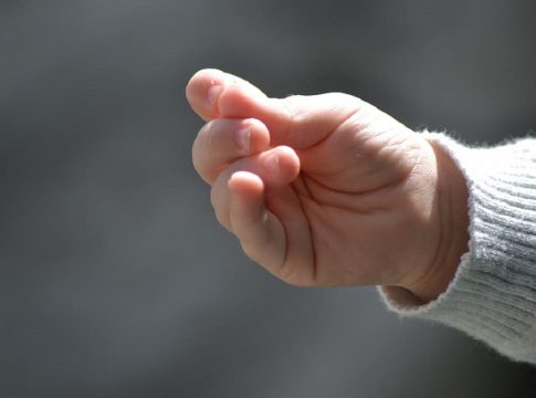 Σήμερα το τελευταίο αντίο στο 2,5 ετών κοριτσάκι από την Κίσσαμο (pic)