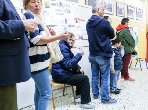 Στο 48,76% η συμμετοχή στις εκλογές