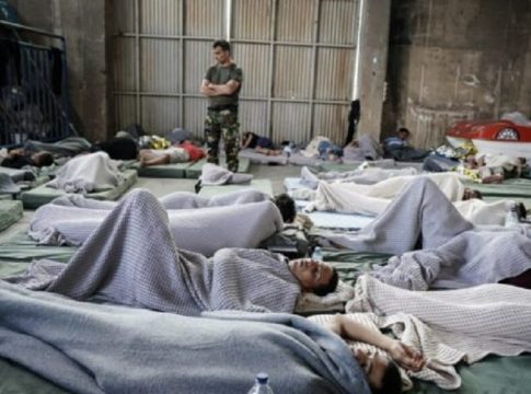 «Έψαχνε την οικογένειά του και κατέρρευσε» – Ο θρήνος των διασωθέντων του ναυαγίου