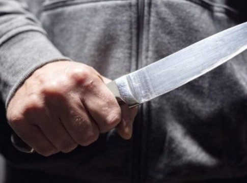 Στο νοσοκομείο 25χρονος οδηγός ταξί στην Κρήτη – Τον μαχαίρωσαν μετά από καβγά