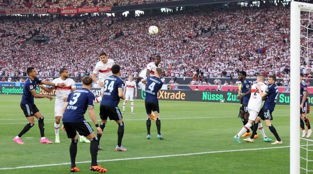 Στουτγκάρδη – Αμβούργο 3-0: Με υπογραφή Μαυροπάνου το απόλυτο φαβορί για παραμονή στην Bundesliga