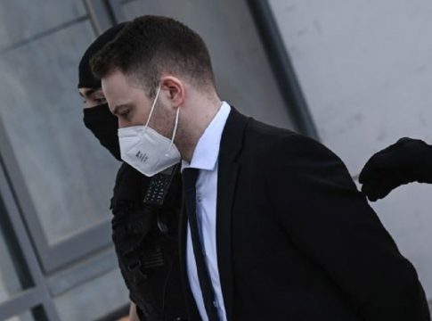 Μπάμπης Αναγνωστόπουλος: Παραιτείται από τη δίκη στο Εφετείο, σταματά και τις πανελλαδικές