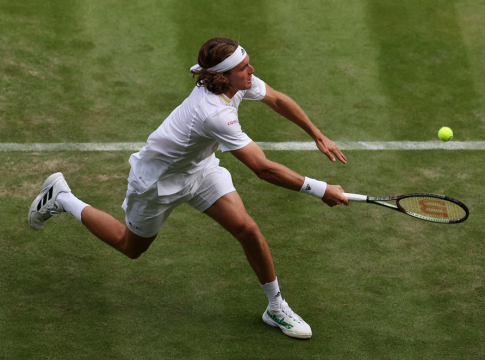 Με Τζάρι στους 16 του Halle Open ο Τσιτσιπάς