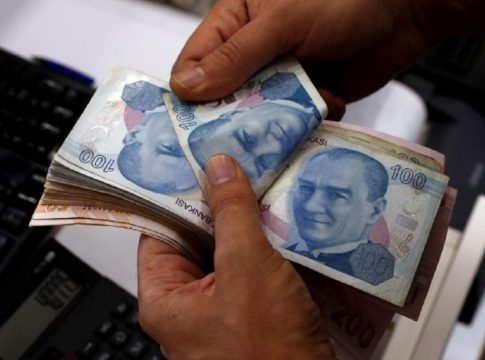 Τουρκία: Πτώση δίχως φρένα για την τουρκική λίρα – Έπιασε πάτο έναντι του δολαρίου