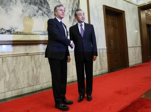 Άντονι Μπλίνκεν: Ο πρώτος ΥΠΕΞ των ΗΠΑ στην Κίνα μετά από πέντε χρόνια – Αναθερμάνθηκε ο διάλογος