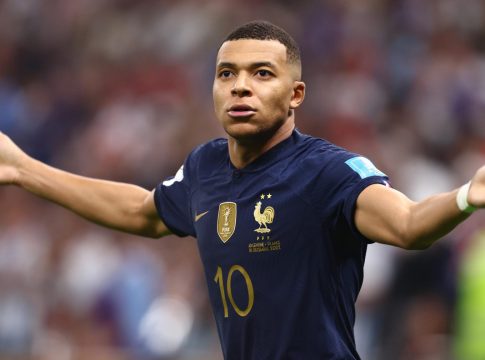 Με εκπλήξεις η ενδεκάδα της Γαλλίας κόντρα στην Ελλάδα (pic)