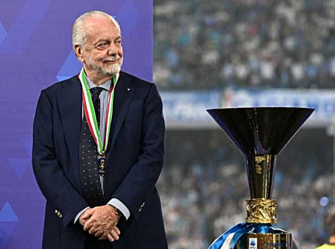 Αποφασίζει ο Ντε Λαουρέντις – Οι δύο υποψήφιοι για τον πάγκο της Νάπολι