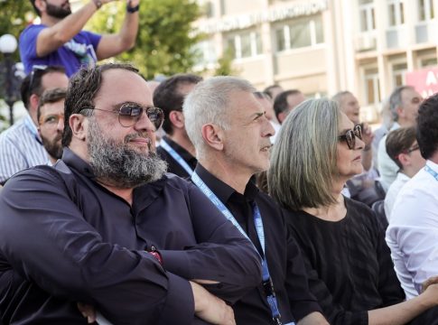 Έδωσε το παρών στο Piraeus Street Long Jump ο Βαγγέλης Μαρινάκης