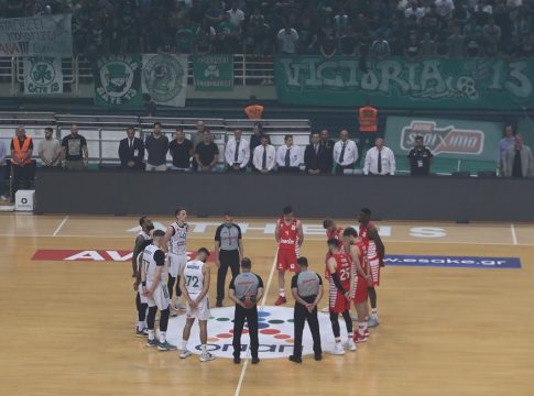 Ενός λεπτού σιγή στο ΟΑΚΑ στην μνήμη των θυμάτων του ναυαγίου στην Πύλο (vid)