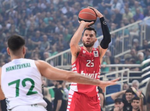 «Καυτός» Ολυμπιακός με 4 τρίποντα στο πρώτο δεκάλεπτο (vid)