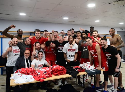 Και στην ούγια γράφει… Γιώργος Μπαρτζώκας!