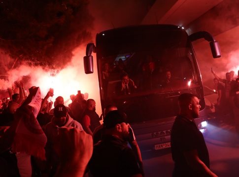 Ξεκινάει το πάρτι στο ΣΕΦ: Θα κάνουν τη νύχτα μέρα οι φίλοι του Ολυμπιακού (vids)