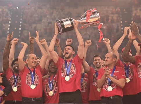 Η απονομή στους πρωταθλητές (pics, vid)