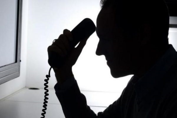 Τηλεφωνική απάτη: Επιτήδειοι προσπαθούν να παραπλανήσουν γιατρούς με δόλωμα επιστροφή χρημάτων από τον ΕΟΠΠΥ