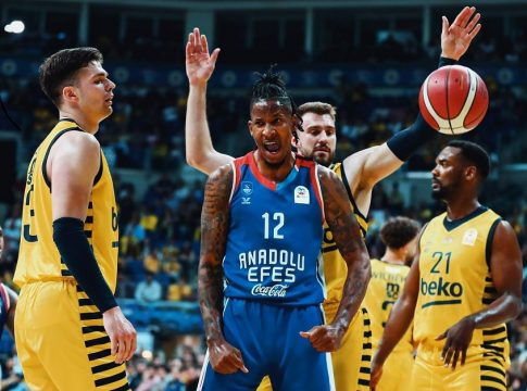 Αναντολού Έφες – Φενέρμπαχτσε 87-78: Την… πάτησε και πέρασε στους τελικούς του πρωταθλήματος