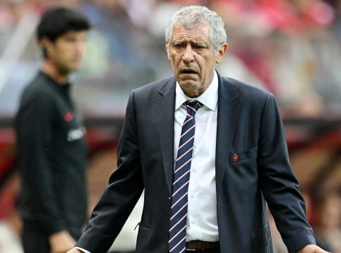 Σε δύσκολη θέση ο Σάντος στην Πολωνία