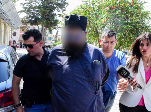 Τι λέει ο ιερέας για το άσεμνο μήνυμα σε 12χρονο – «Νόμιζα ότι το έστειλα σε ενήλικα που κάναμε διαδικτυακό σεξ»