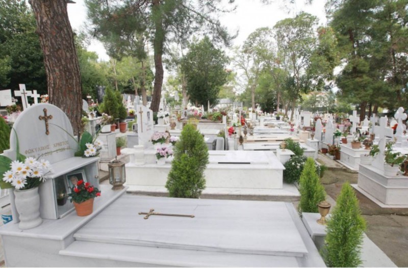 Σοκ στην Πάτρα: Άνοιξαν τον τάφο της μητέρας τους και… δεν υπήρχε μέσα